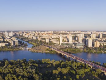 Кабмін виділив кошти на реконструкцію мосту Патона, КПП "Ягодин" та ще двох на кордоні з Румунією