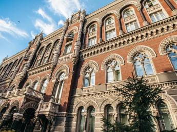 Частка непрацюючих кредитів у банківському секторі знизилася до 33,1%
