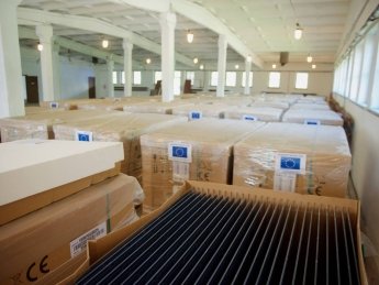 Украина получила более 5,8 тысяч солнечных панелей для больниц