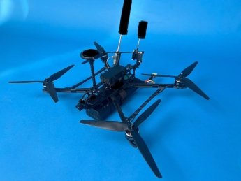 Шпионка в 4К: Юрий Голик показал полет нового дрона-разведчика STING Mini Max