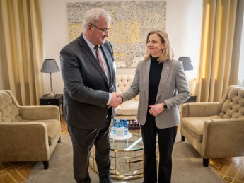 Андрій Сибіга, Беата Майнль-Райзінгер