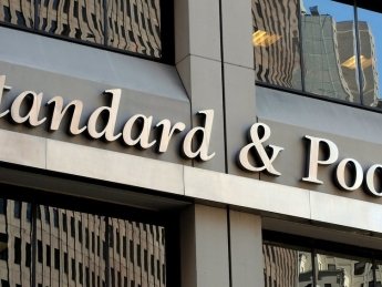 S&P подтвердило кредитный рейтинг Украины на уровне "B-"