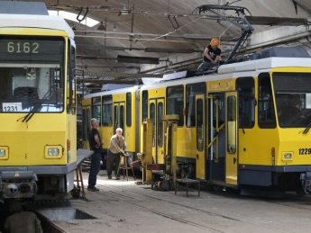 У Львові запрацювали трамваї-"гармошки", передані з Берліна