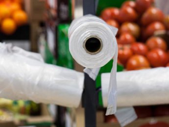 Минимальные цены на пластиковые пакеты: украинцы за год уменьшили их использование на 40-90%