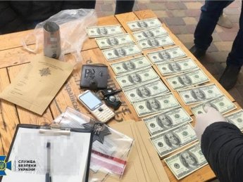 СБУ заблокировала канал сбыта фальшивых долларов США