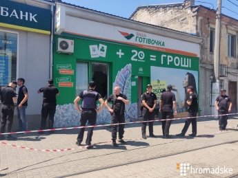 В Одессе неизвестный взял в заложники сотрудниц финучреждения (ВИДЕО)