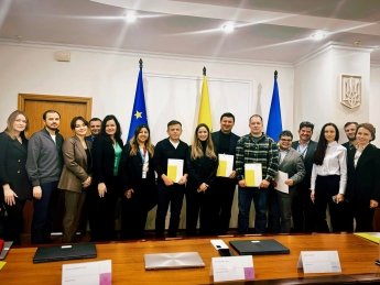 Сергій Сухомлин, Ніко Гачичиладзе, Андрій Донченко, працівники