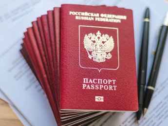 "Вы никто и зовут вас никак": жителей ОРДЛО с российскими паспортами РФ не пропускает через границу