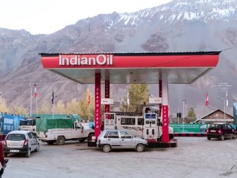 Індія радикально знижує ціни на АЗС