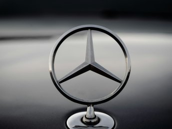 Mercedes-Benz Logo