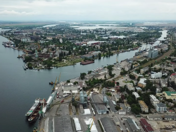 В МИД упрекнули иностранные суда за поднятие российского флага в порту Херсона