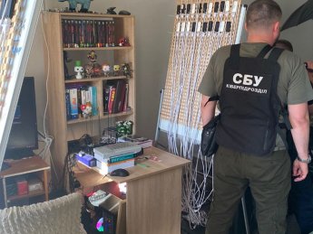 Журналісти знайшли докази, як мільйонна ботоферма працювала на Порошенка і його "Євросолідарність"