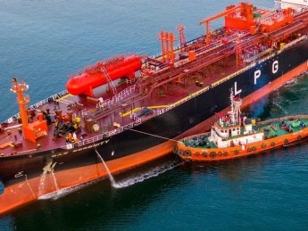 В порту "Южный" танкеры с аммиаком сопровождают непригодные для такой работы буксиры