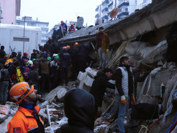 У Туреччині та Сирії землетрус забрав життя щонайменше 1600 осіб