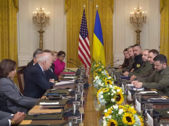 Байден заявил Зеленскому, что США отправят Украине ATACMS