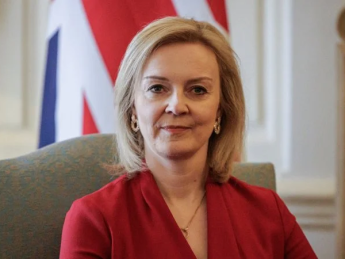 Глава МЗС Британії Ліз Трас закликала союзників продовжити підтримку України важким озброєнням