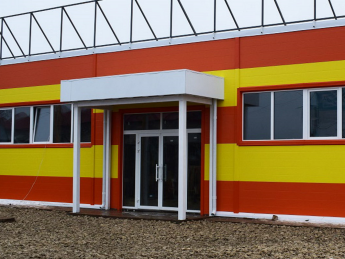 Сендвіч-панелі у будівництві торгових павільйонів