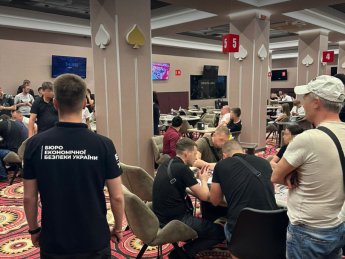 В Киеве и Одессе "накрыли" сеть подпольных покер-клубов (ФОТО)