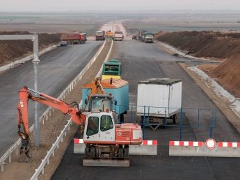 В "Укравтодоре" посчитали, сколько времени займет восстановление дорог после войны