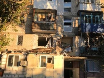 Окупанти вдарили по Миколаєву: пошкоджено житлові будинки і водопровід