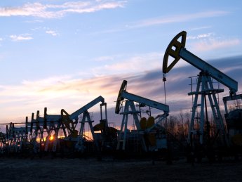 Более 30 стран согласились высвободить нефть из стратегических резервов. США поставят на рынок рекордный объем энергоносителя