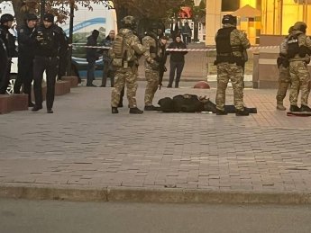 В Киеве вооруженный мужчина ворвался в бизнес-центр