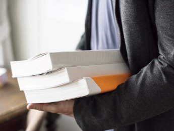 документы, мужчина