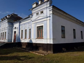 Львовянка купила заброшенный дворец в Хмельнитчине за рекордную сумму