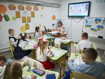 Литва планує збудувати у шести областях України школи-бомбосховища
