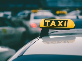 Последствия мобилизации: из-за нехватки водителей в Киеве подорожало такси