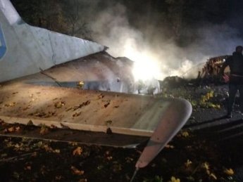 На месте авиакатастрофы под Харьковом. Фото: facebook.com/oleguruskyi