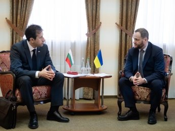 Міністр розвитку громад та територій України Олексій Кулеба та міністр транспорту та зв’язку Республіки Болгарія Корман Ісмаїлов