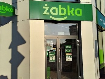 żabka польща ритейлер магазин жабка