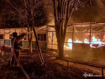 В Харькове четверо раненых из-за попадания в предприятие, а в Николаевской области возник пожар: как прошли сутки в регионах