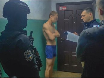 В Киеве задержали мошенника, обманывавшего военных, выдавая себя за продавца амуниции (ФОТО, ВИДЕО)