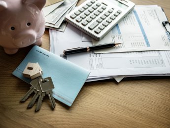 скарбничка ключ калькулятор ручка договір