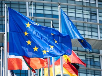 ЄС хоче дозволити подавати заявки на проживання з третіх країн та запустити платформу підбору кадрів з України