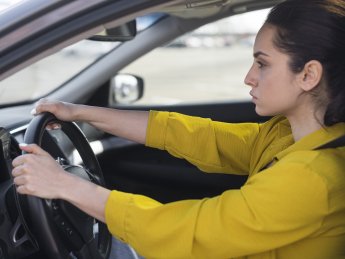 водійка, автомобіль