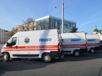 Эпицентр передал украинским медикам уже 76 реанимобилей