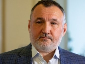 Суд заочно арестовал бывшего нардепа Рената Кузьмина