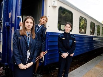 Киевская детская железная дорога открыла сезон движения поездов: график работы и цены на билеты