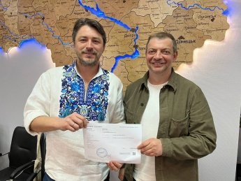 У monobank назвали суму, виручену для ЗСУ з продажу марок "Русскій воєнний корабль"