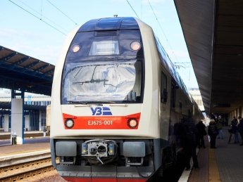 "Укрзализныця" из-за боевых действий изменила несколько ж/д маршрутов