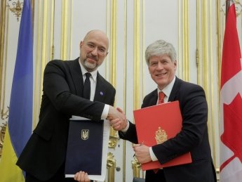 Денис Шмигаль, Тим Ходжсон