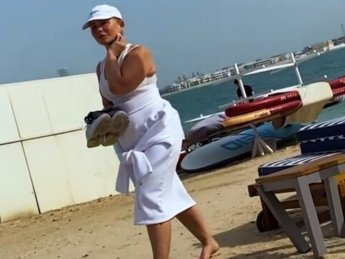 Юлию Тимошенко заметили на пляже в Дубае вместе с мужем (ФОТО)