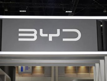 Китайський виробник BYD відкликає майже 100 тис. електрокарів через дефект у системі рульового управління