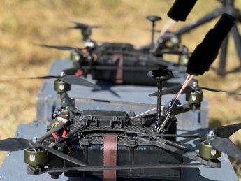 Одобрены военными: боевые пилоты испытали ударный дрон STING Mad Max