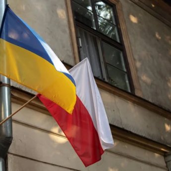 прапори України та Польщі