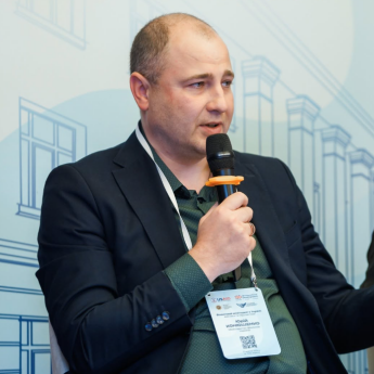 Юрий Конюшенко