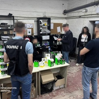 обшуки на ринку вейпів